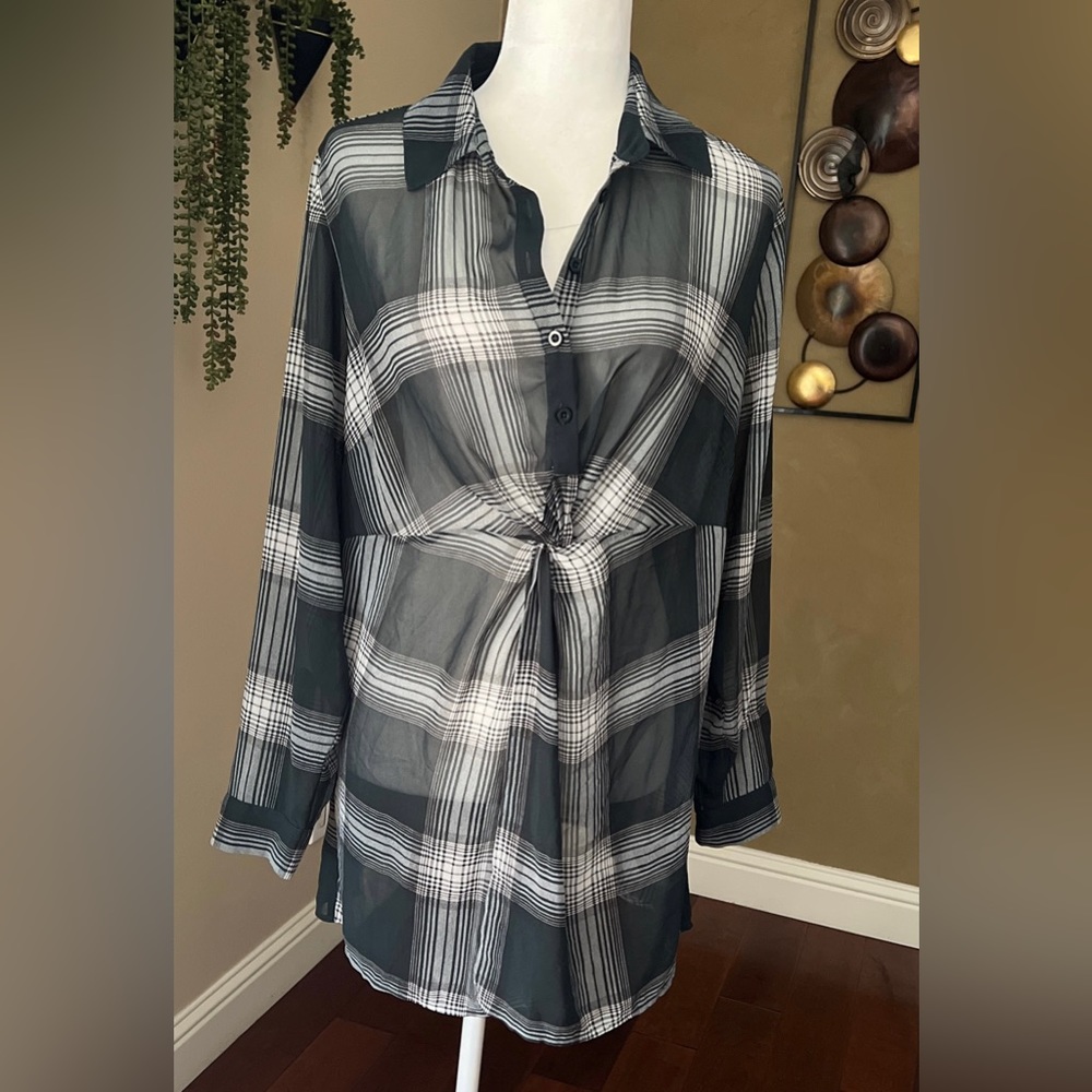 Torrid Green Plaid Chiffon twisted knot long sleeve top size 0/ Large / 12
